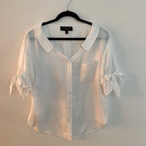 Laundry by Shelli Segal White Polyester Blouse. Size 4